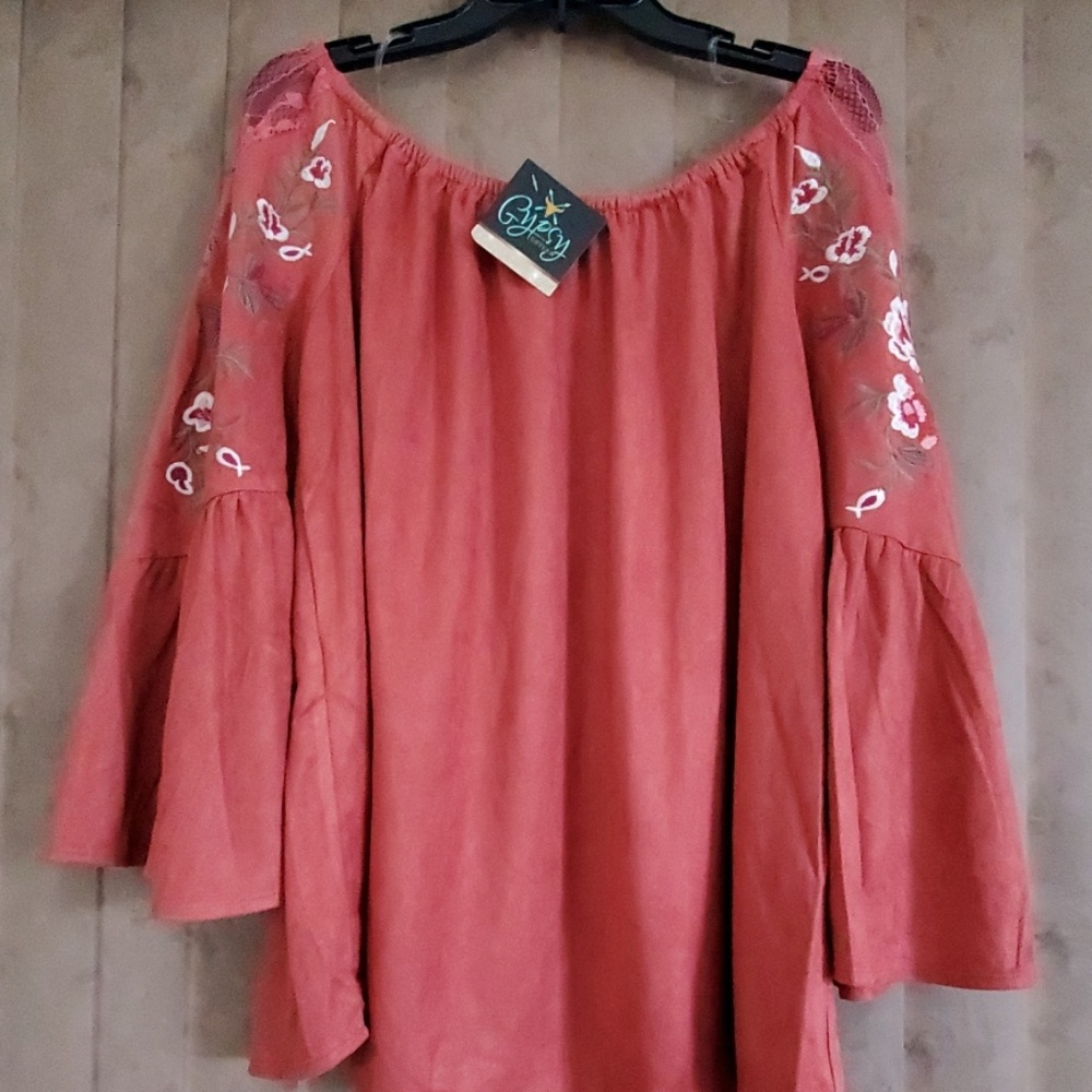 Off the shoulder shirt boutique